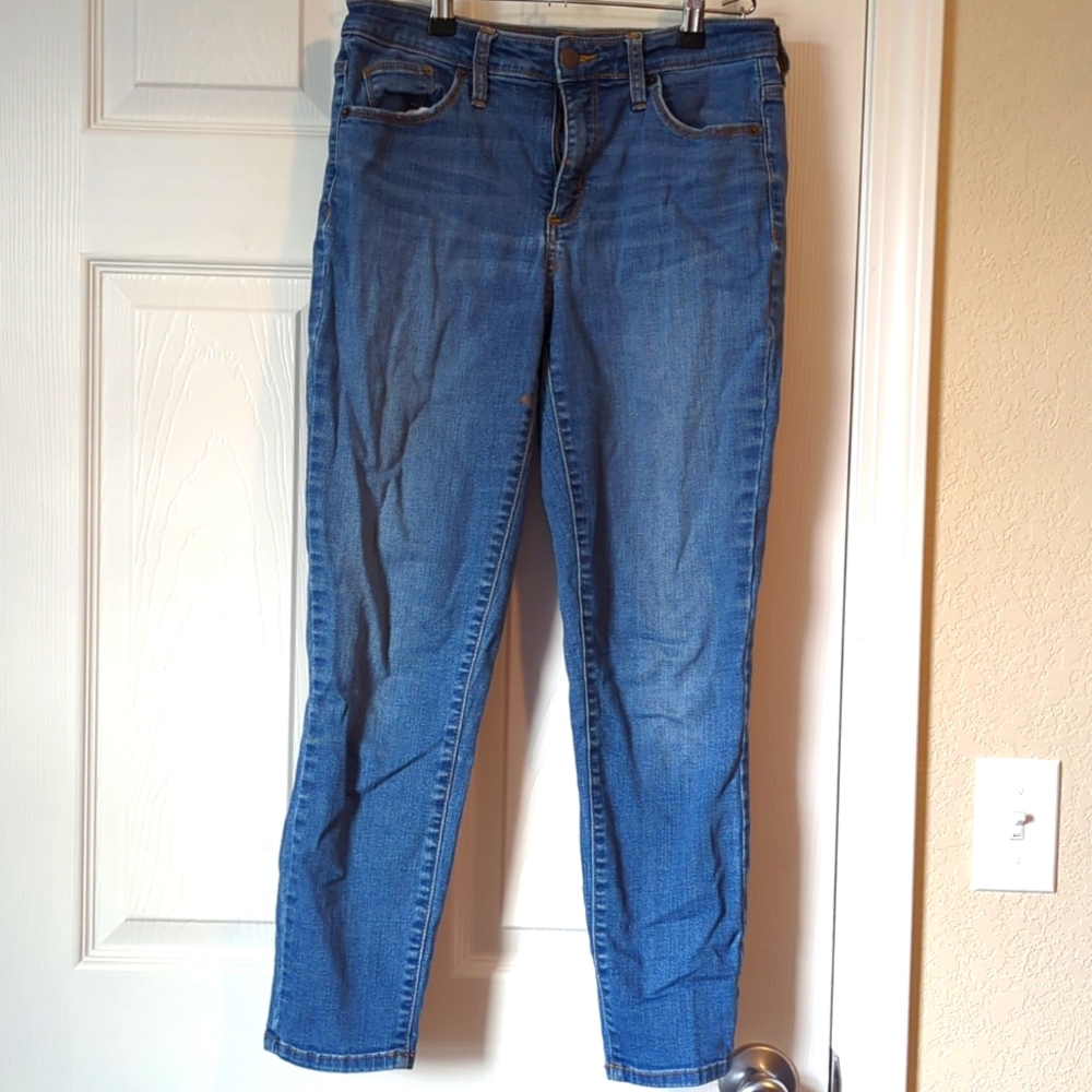 Universal Thread High-Rise skinny jeans size 6